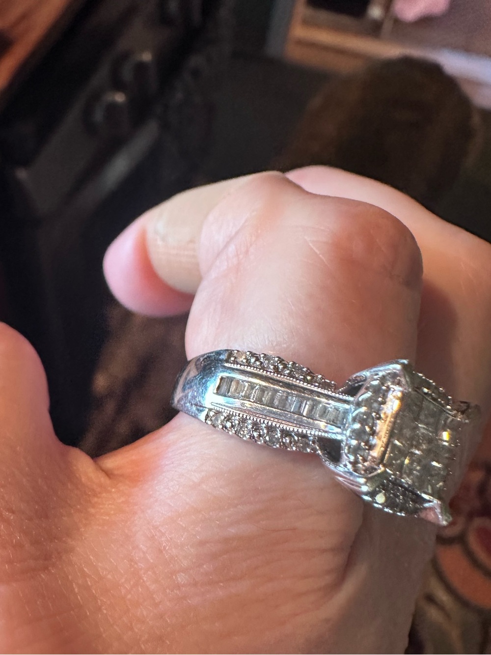 Amazing♥️ 10k gold diamond wedding ring - Picture 4 of 11